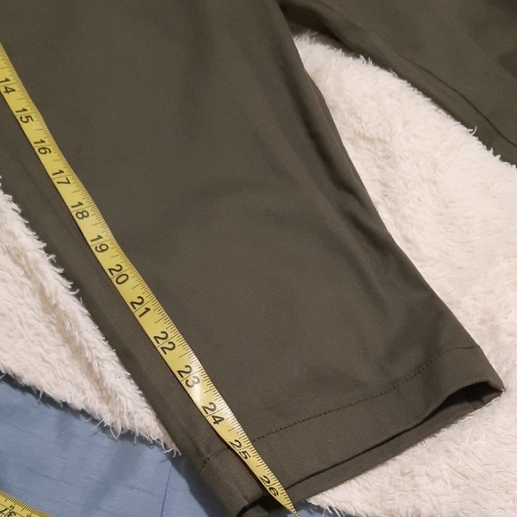 St. John's Bay Olive Green Capri Pants - Picture 6 of 7